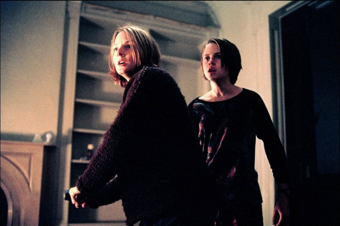 Panic room. Джоди Фостер комната страха 2002. Комната страха 2002 Кристен Стюарт. Комната страха фильм 2002 Джоди Фостер. Кристен Стюарт комната страха.