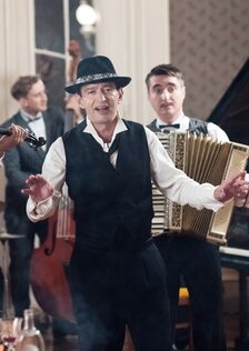 Пётр Лещенко (сериал: 8 серий)