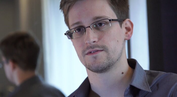 Историю бывшего сотрудника ЦРУ Эдварда Сноудена уже хотят экранизировать