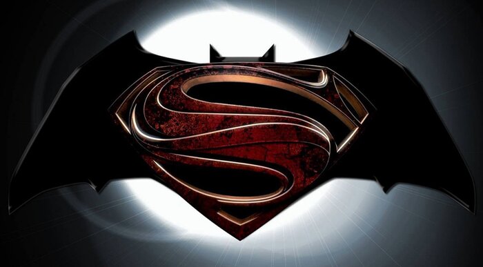 Выход фильма «Бэтмен против Супермена» перенесли на год