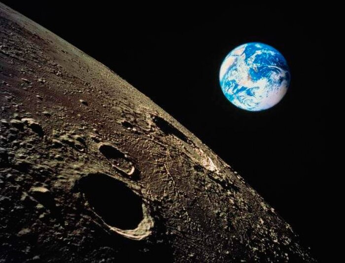 «Аполлон 18»: лунные ужасы Бекмамбетова
