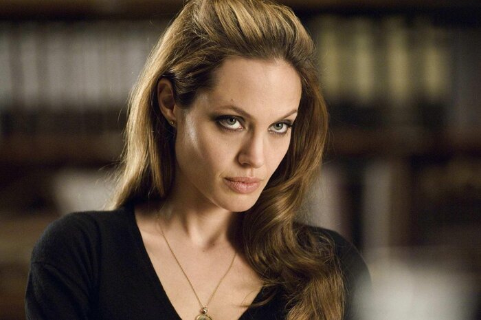 Взломанная переписка боссов Sony об Анджелине Джоли вызвала грандиозный скандал