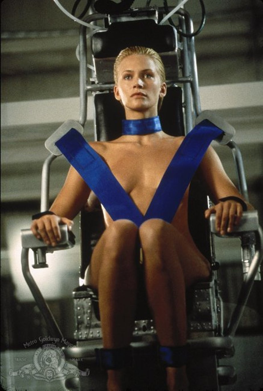 Секс с женщиной-инопланетянкой – сцена из фильма «Особь 2» (1998)