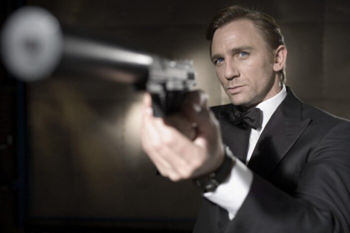 Королевская семья первой увидит фильм «007: Спектр»
