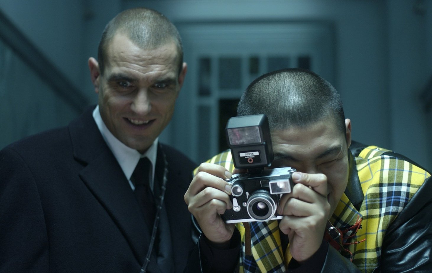 Кадры из фильма: Манеры выживать 5+