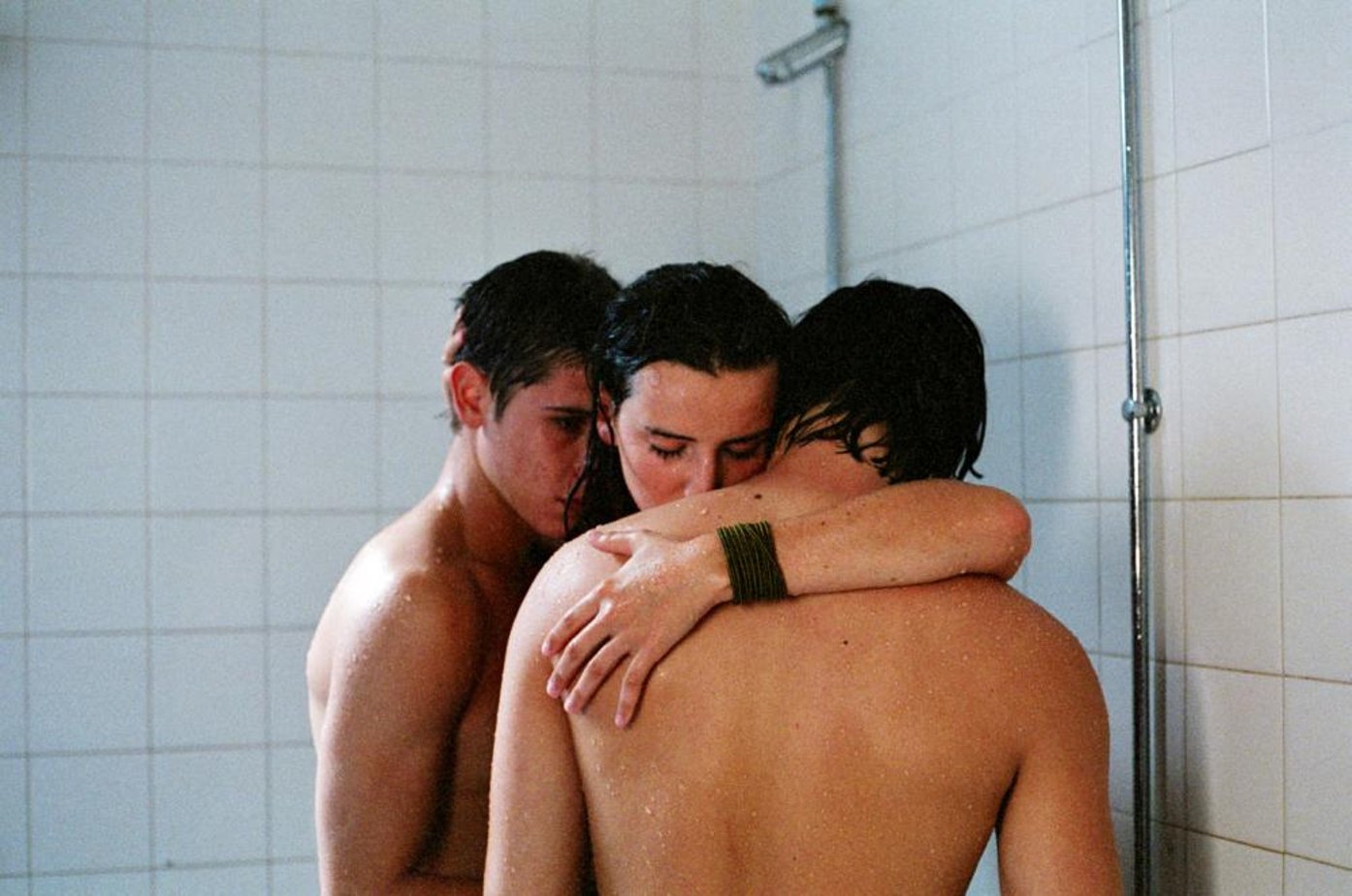 Threesome shower mmf