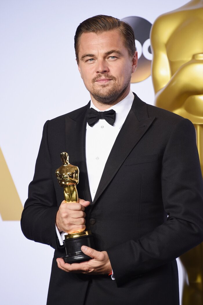 Фото дня: Леонардо ДиКаприо получил свой первый «Оскар»