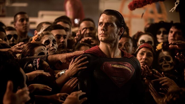 Предварительные продажи билетов на фильм «Бэтмен против Супермена» бьют рекорды 