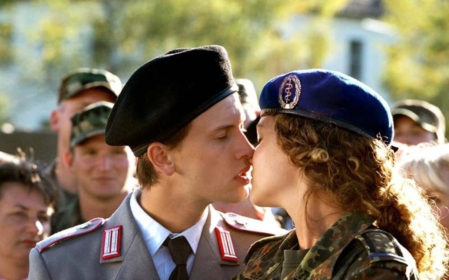 Жены в военных городках. Мелодрамы про любовь в армии.