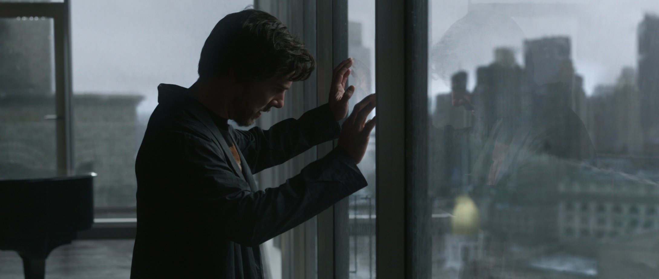 Игра life is strange. Максин очень странные дела. Strange z. Чужеземцы игра. Доктор стрэндж 1 (2016) постер.