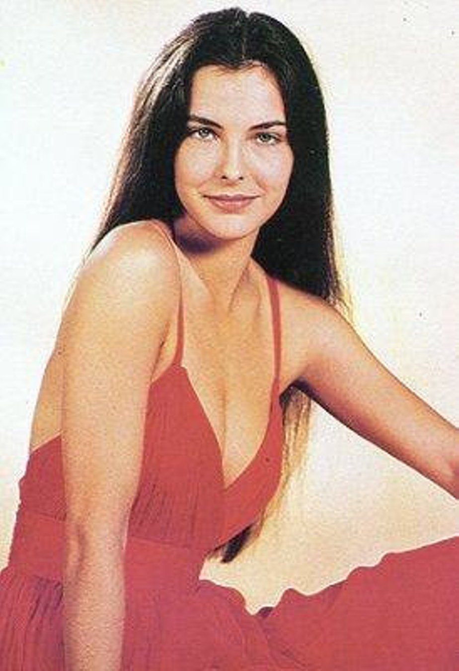 Carole Bouquet Nue