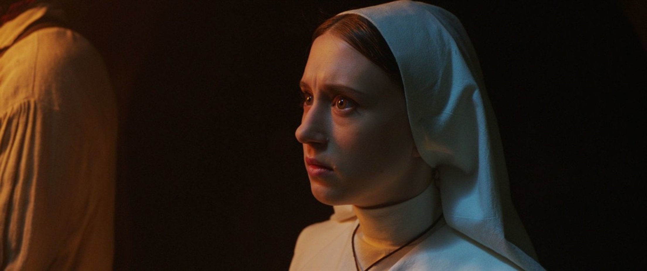 The nun. Проклятая монахиня фильм 2018. Проклятие монахини фильм 2018 монахиня. Ингрид Бису проклятие монахини.