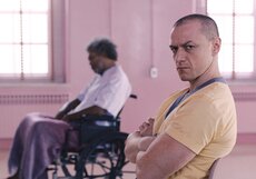 Касса США: «Стекло» удержало лидерство