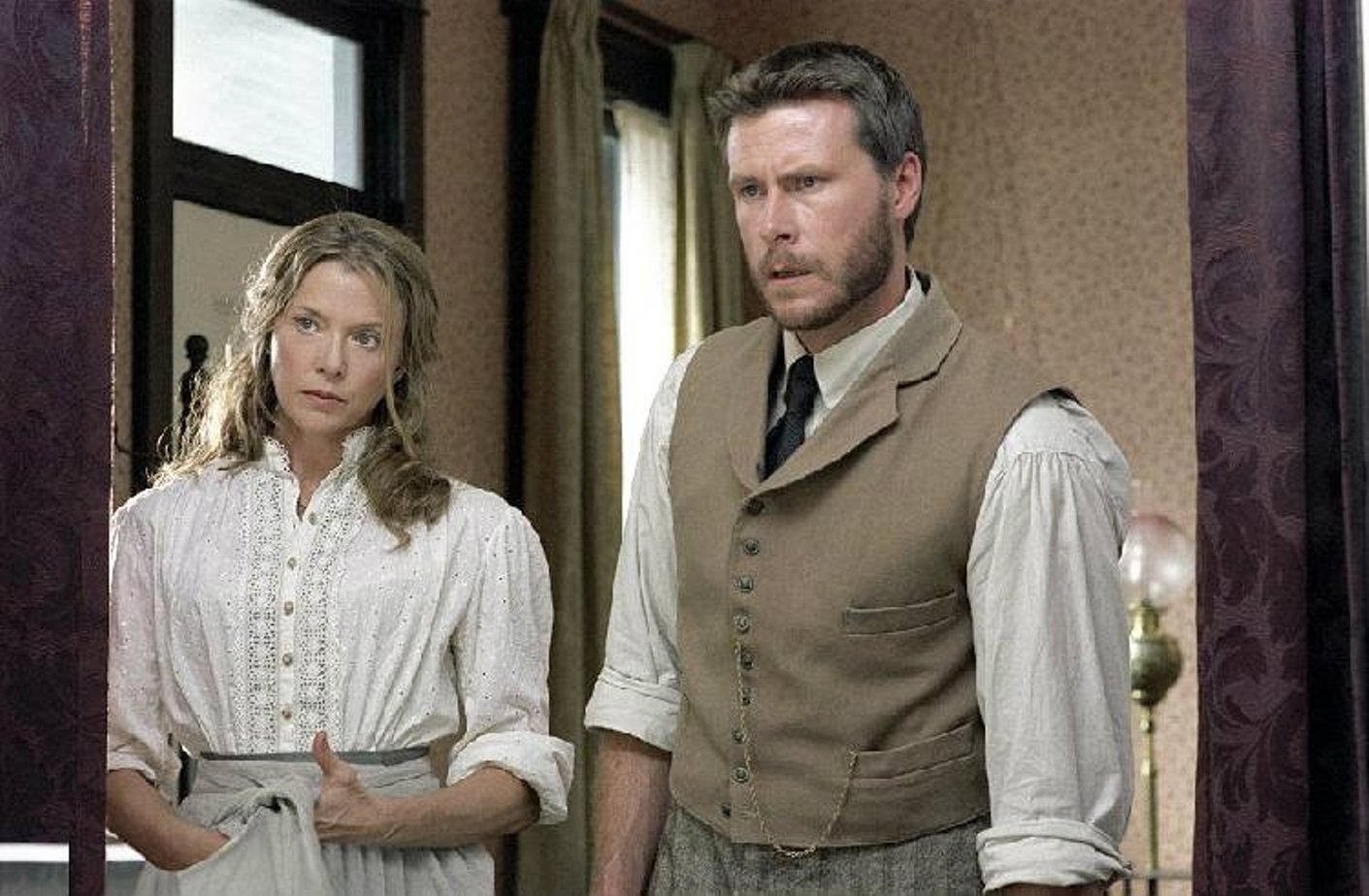 Open range. Открытый простор фильм 2003. «Открытый простор» (2003) Аннетт Бенинг, Кевин Костнер. Кевин Костнер 2003. Кевин Костнер фильм открытый простор.