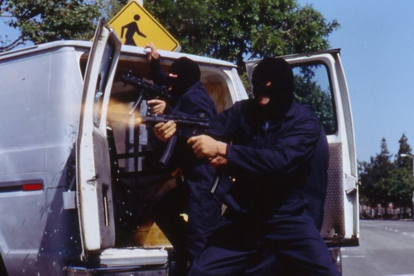 джош стюарт ходячие мертвецы. нападение на цветочный магазин. джош стюарт коллекционер 3. кот ограбил холодильник. нижний тагил тюрьма.